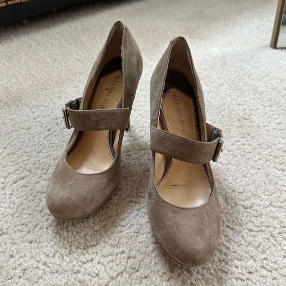 Gianni Bini Green Suede Mary Jane Heels - Picture 8 of 14